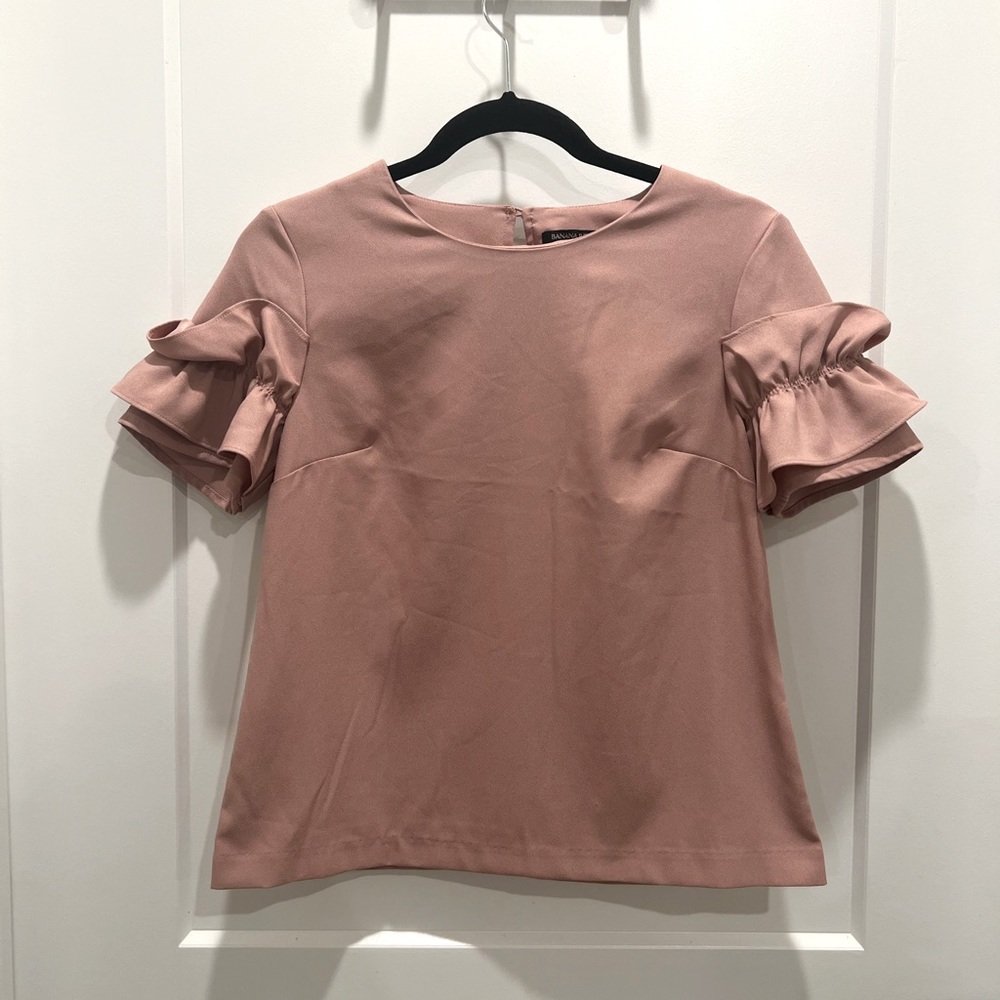 Banana Republic professional shirt/ blouse - soft pink/ mauve with ruffle sleeve